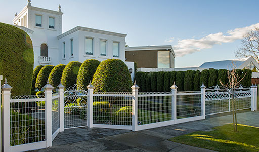 Woven wire fence with Darebin woven wire driveway automatic  gates